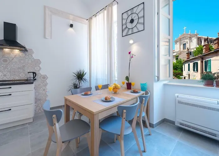 Nikili Apartment Old City
